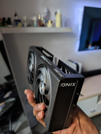intel-arc-b570-ddr6-10gb-big-1