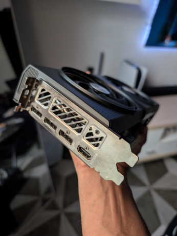 intel-arc-b570-ddr6-10gb-big-2